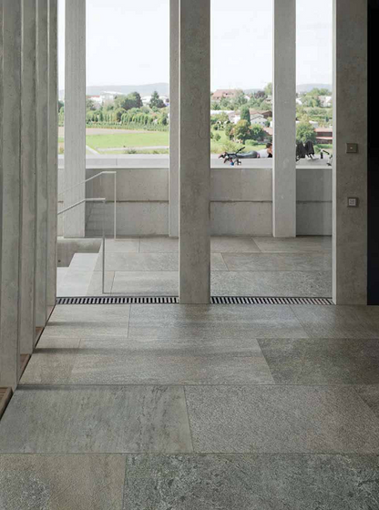 Pavimento rivestimento 60x60 in gres porcellanato rettificato strutturato gray naturale Walks 1.0 728747 Florim