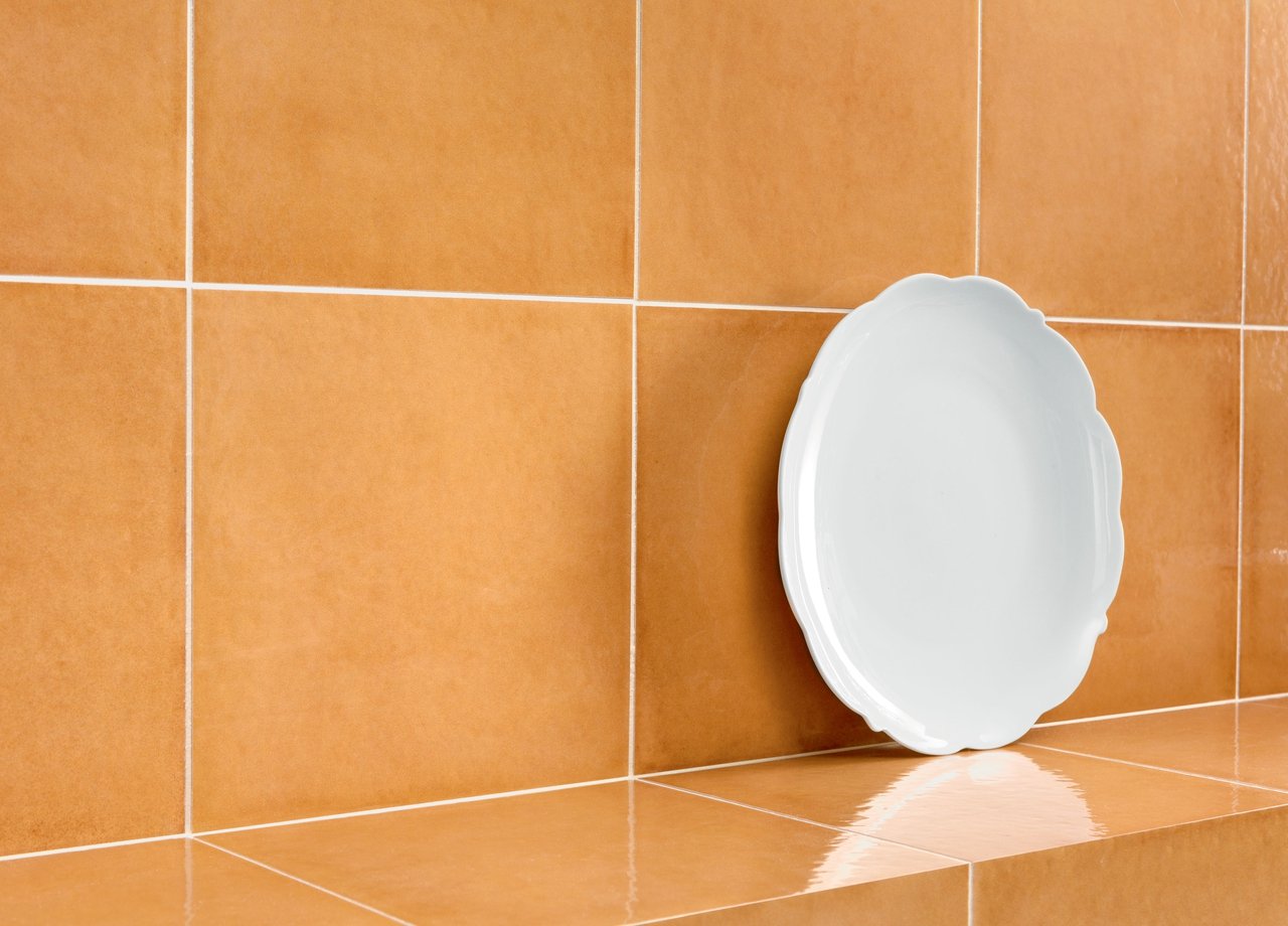 Pavimento Rivestimento 60x60 in Gres smaltato rettificato posata in ambiente arredato, dettaglio della venatura