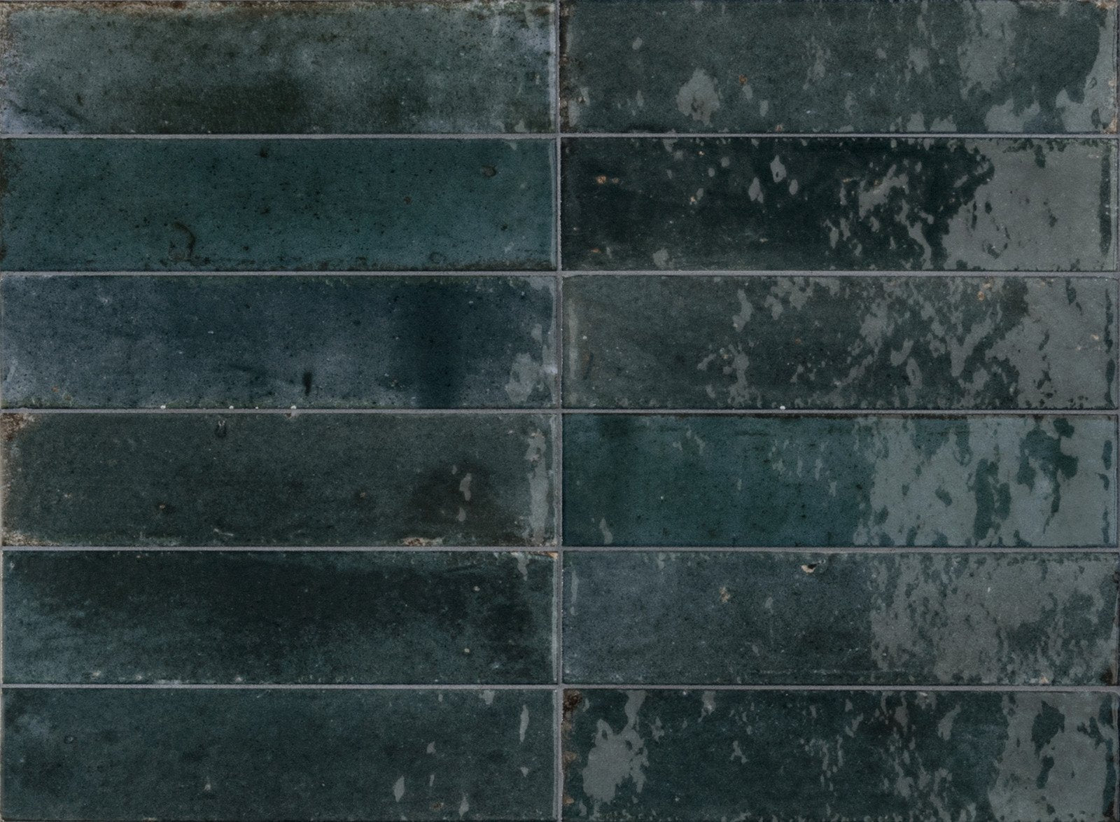 Pavimento rivestimento 6x24 In Gres Porcellanato 10 mm blu in lucido, superficie e texture ravvicinata del gres