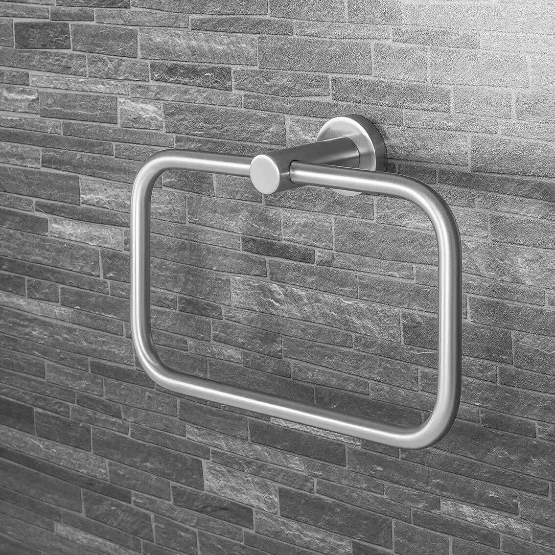 Colombo Plus portasciugamani Ad Anello 21x15 cm Cromo montato a parete, vista del design e della finitura - Colombo Design