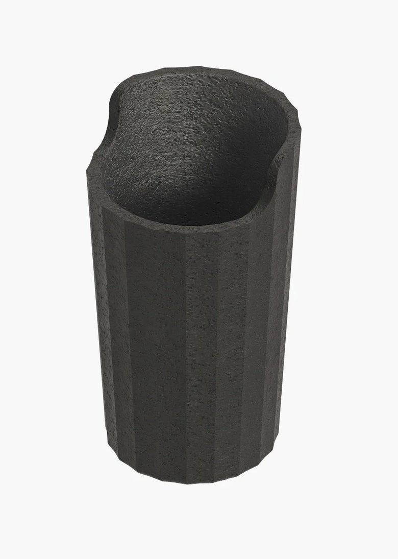 Portaspazzolini da appoggio in plastica nero naturale, dettaglio ravvicinato del materiale e dell'aggancio - Industrias...
