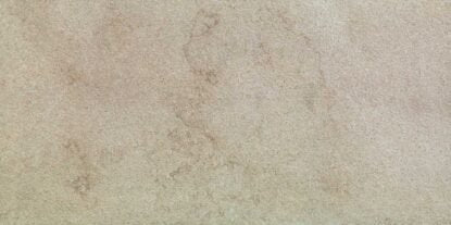Pavimento rivestimento 60x120 in gres porcellanato 9,5mm in noce e rettificato, superficie e texture ravvicinata del gres