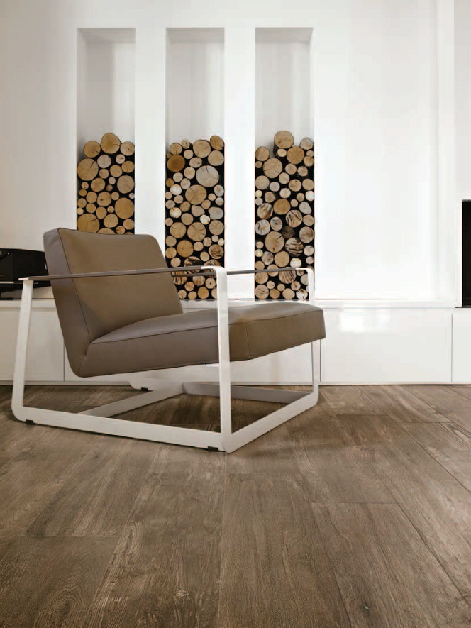 Rex Selection oak pavimento 22,5x90 sp. 10 mm effetto in porcellana e rovere, superficie e texture ravvicinata del gres...