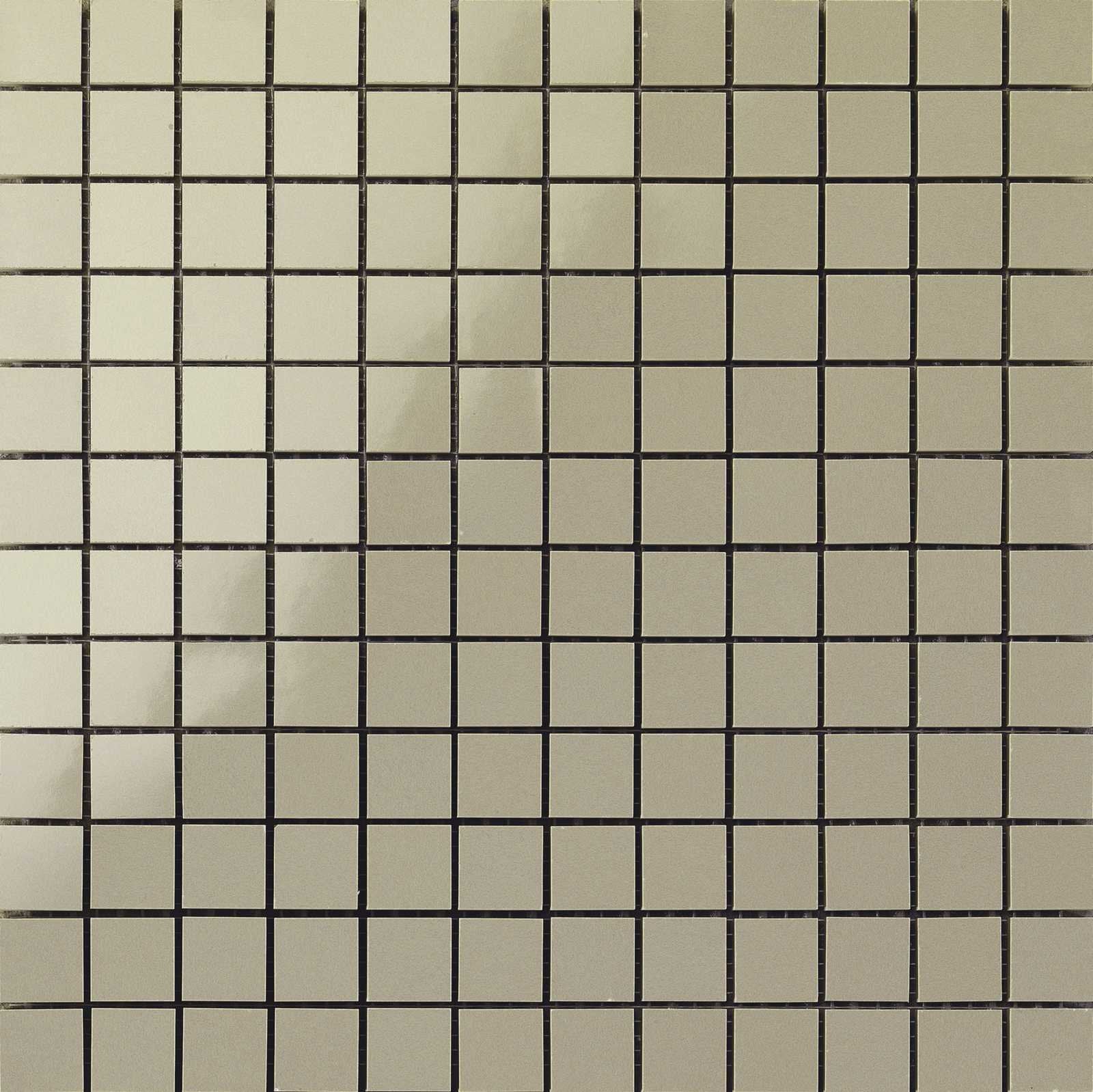 Rivestimento 30x30 mosaico Khaki 11,5 mm in pasta bianca in naturale, superficie e texture ravvicinata del gres