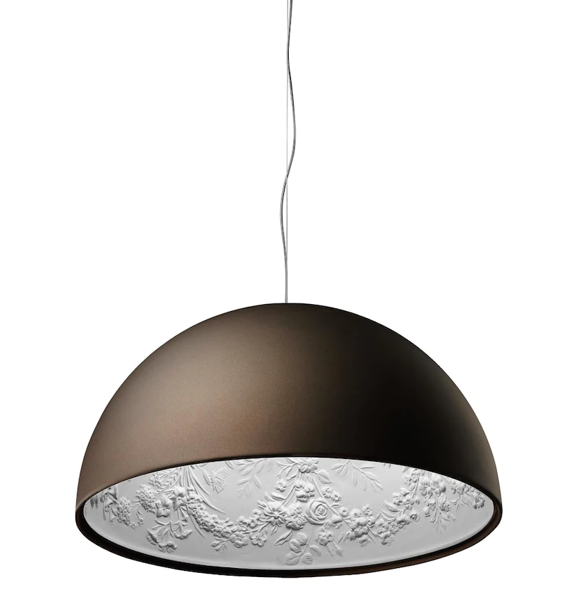 Flos Skygarden 1 Lampada 60 cm sospesa ruggine accesa in ambiente, design e diffusione della luce