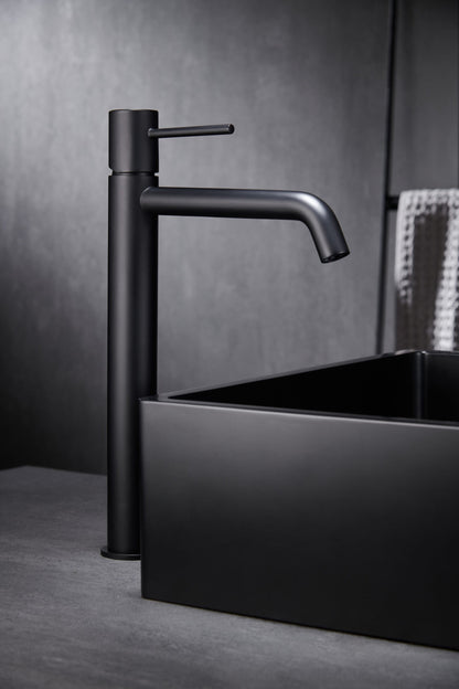 Rubinetto miscelatore alto per lavabo senza scarico in ottone nero opaco Memo