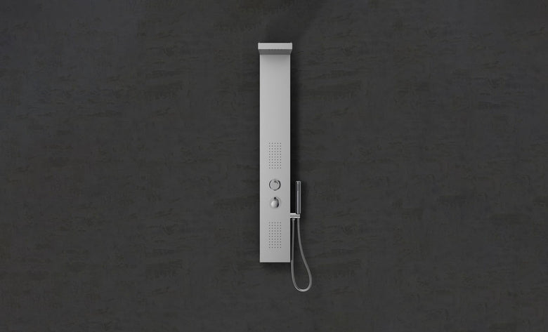 Pannello Doccia 136x20x46 multifunzione con soffione Inox Satinata, dettaglio ravvicinato della finitura e del marchio...