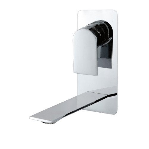 Treemme Ran miscelatore lavabo 184 mm senza parte incasso Cromo Lucido ambientato su piano bagno con accessori...