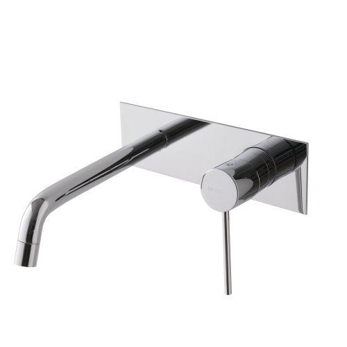 Treemme Up+ RWIT6BA5CC01 miscelatore lavabo 173 mm senza Cromo Lucido ambientato su piano bagno con accessori...