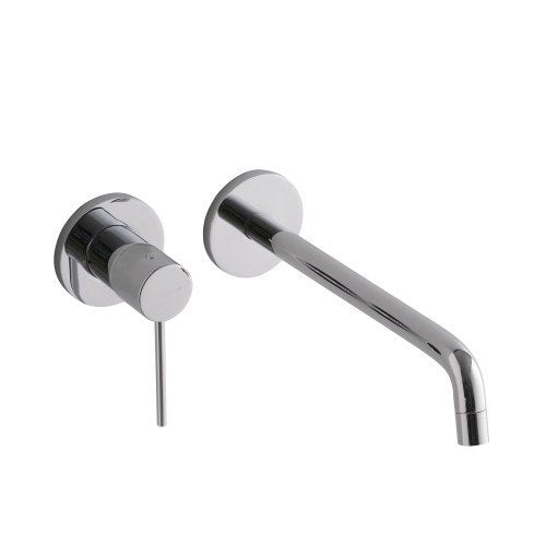 Treemme Up+ miscelatore lavabo 226mm senza parte incasso Cromo Lucido ambientato su piano bagno con accessori...