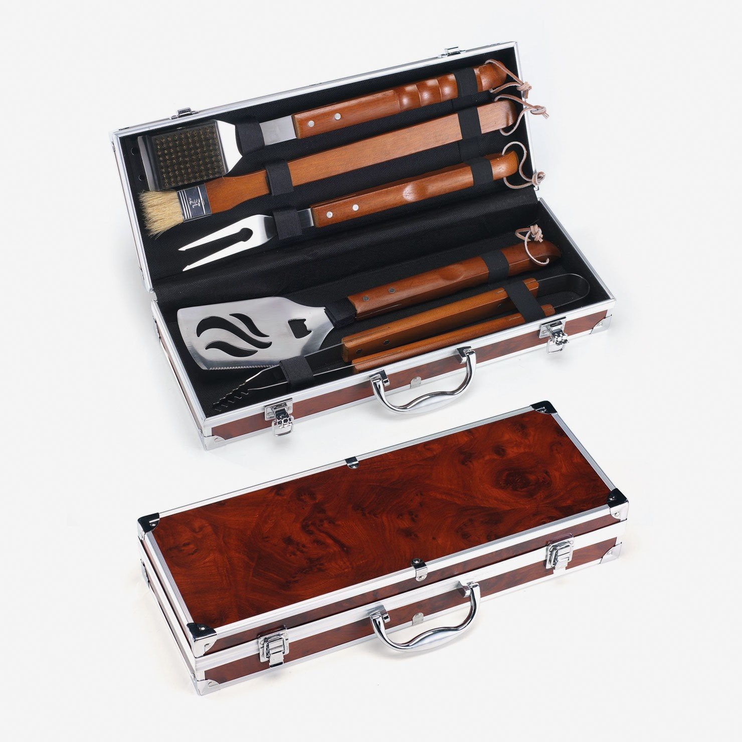 Palazzetti Lux Set utensili barbecue con manico in legno e Acciaio in acciaio inox e legno massello accesa in soggiorno...