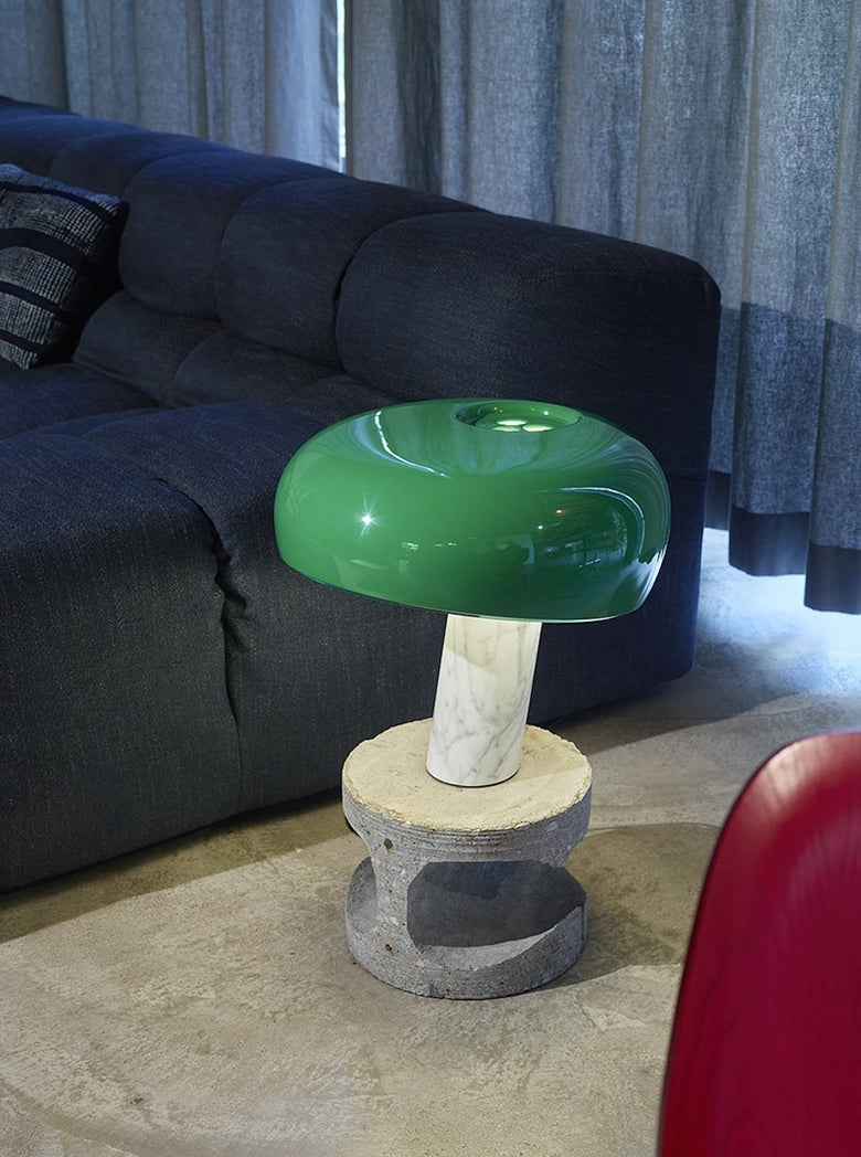 Flos Snoopy Lampada scrivania verde con Base In Marmo, particolare del diffusore luminoso