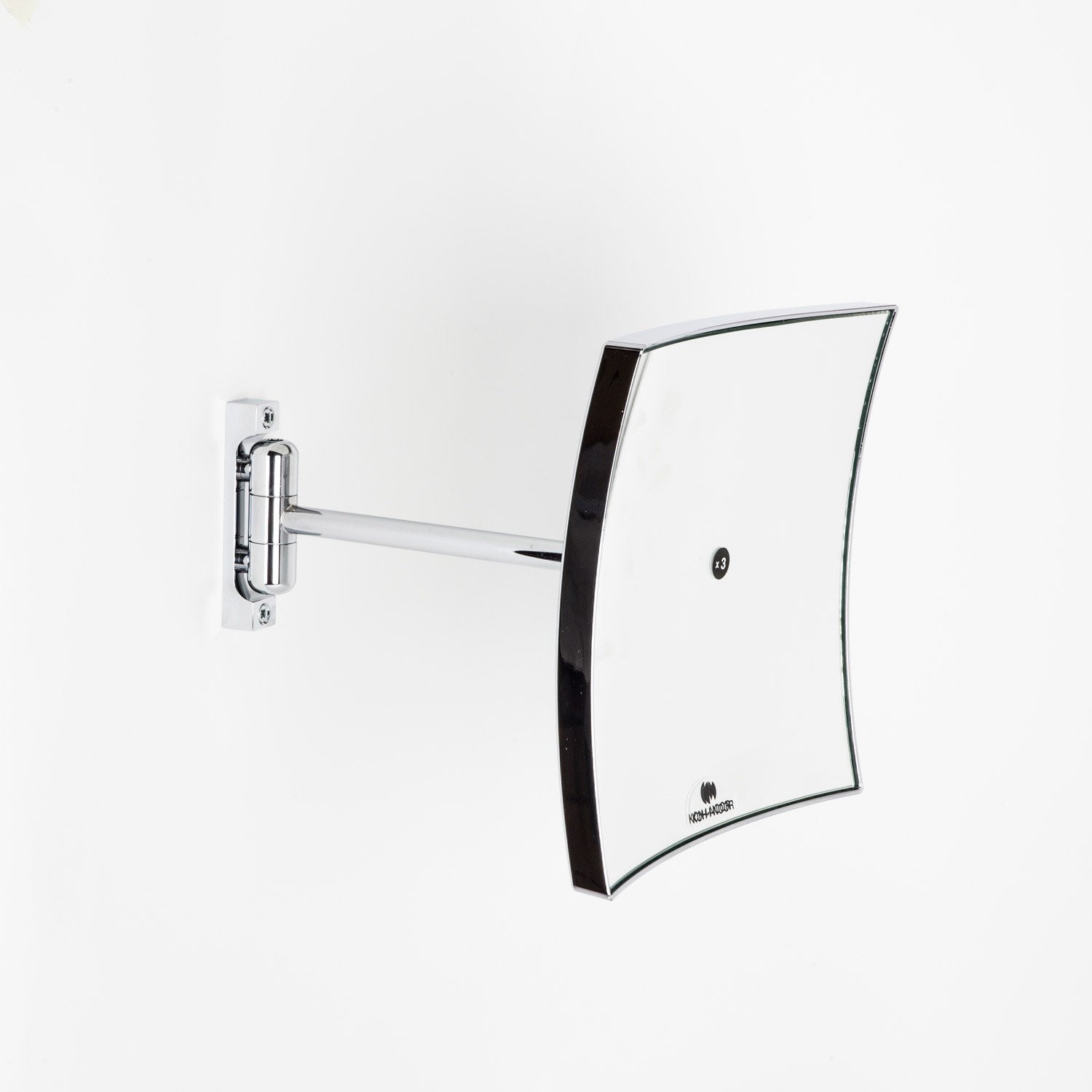 Koh-i-noor QUADROLO specchio ingranditore x3 a muro cromo Cromo Lucido con lavabo e rubinetteria, vista frontale su...