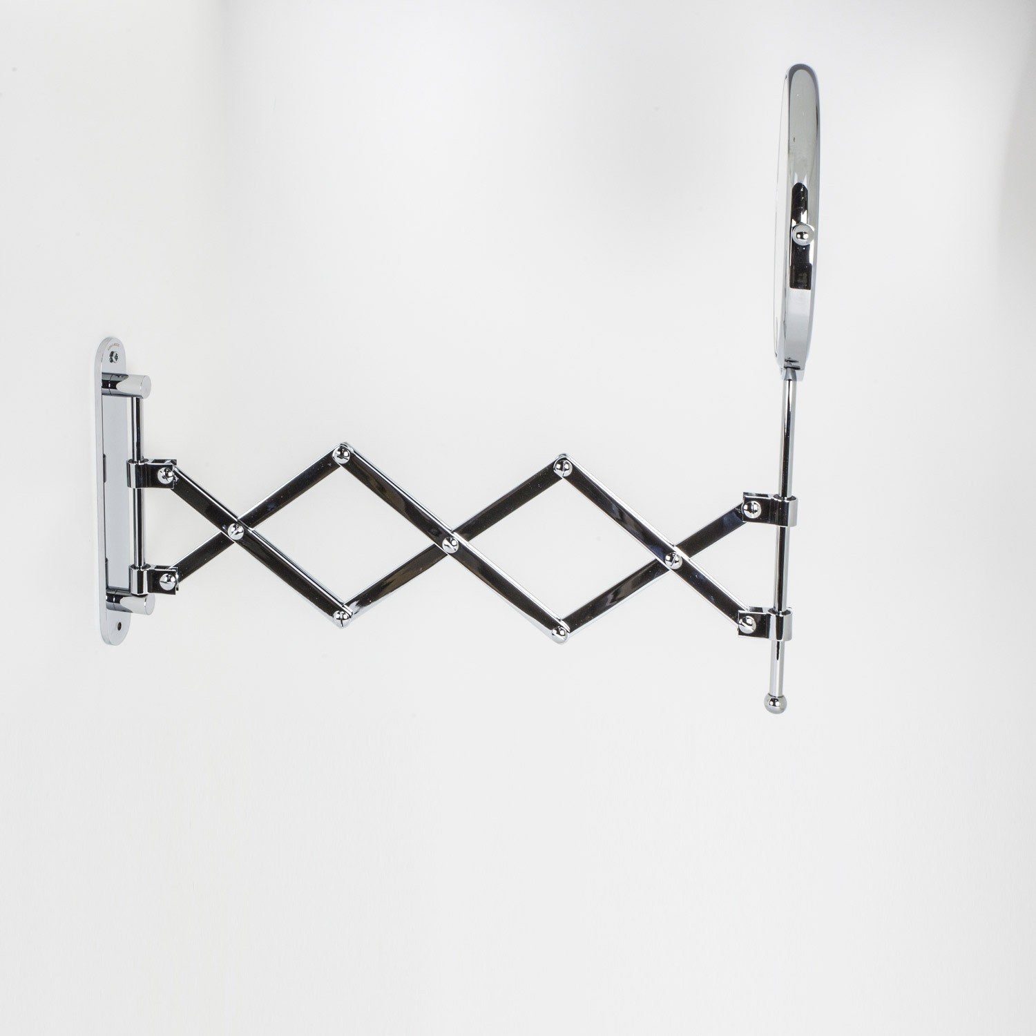 Koh-i-noor Doppiolino specchio ingranditore x2 tondo 18 cm Cromato, vista dall'alto del piano con lavabo - Koh I Noor