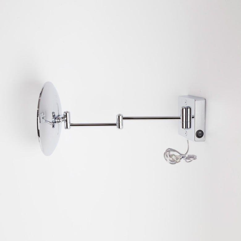 Koh-i-noor Discolo specchio ingranditore x3 led a parete 23 Cromo Lucido ambientato in bagno moderno con specchio e...