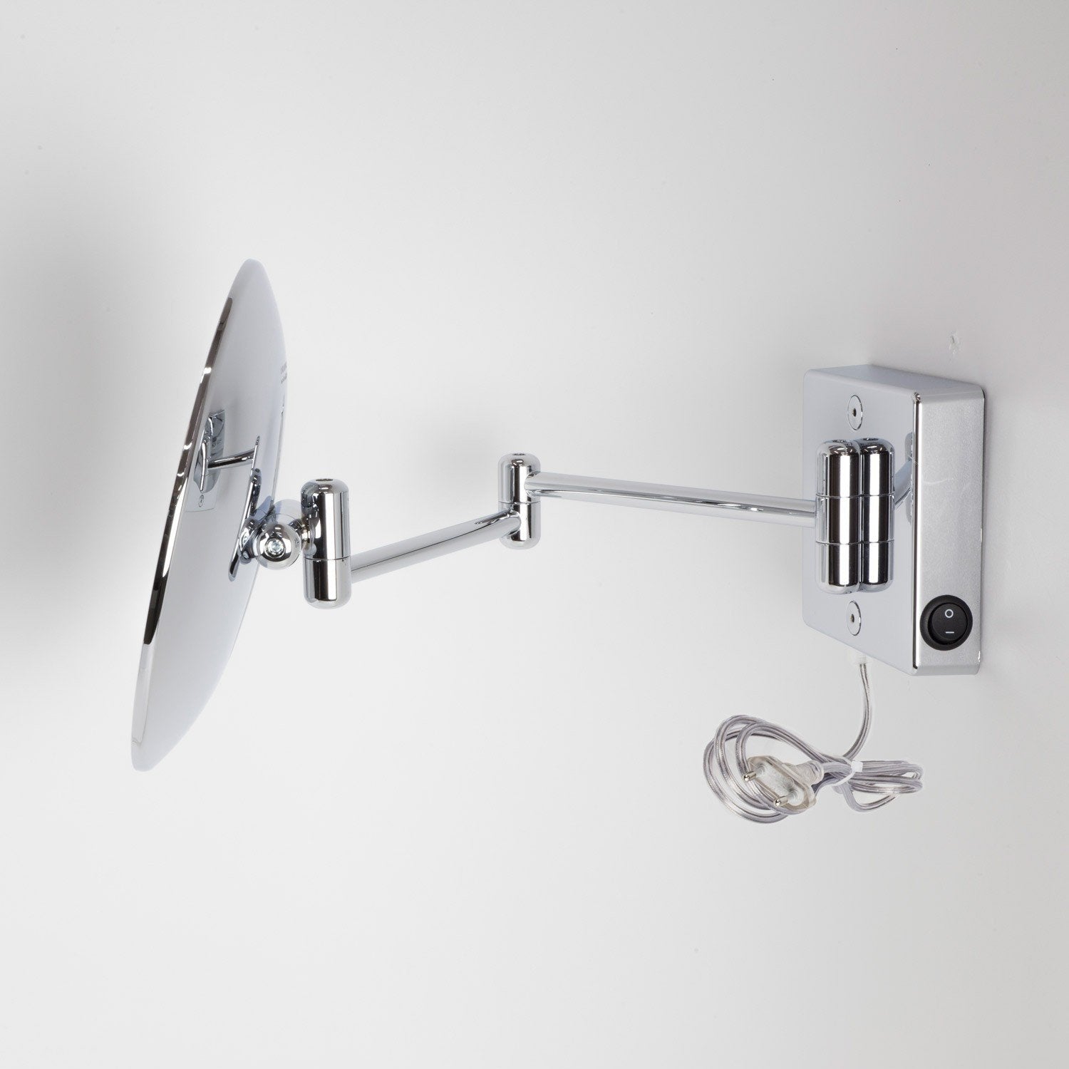 Koh-i-noor Discolo specchio ingranditore x3 led a parete 23 Cromo Lucido, vista dall'alto del piano con lavabo - Koh I Noor