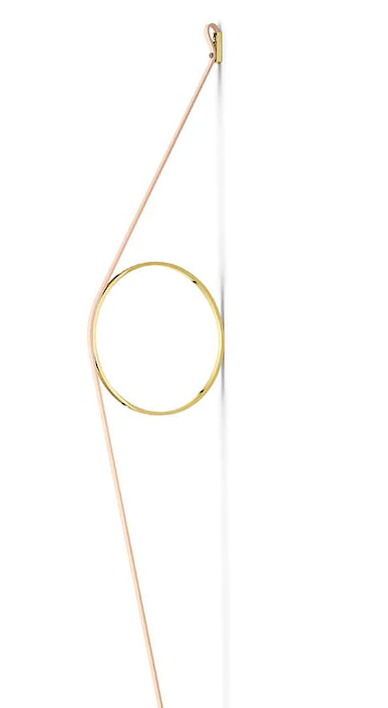 Flos Wirering Lampada da parete cavo rosa e Anello Oro Rosaoro in alluminio accesa in ambiente, design e diffusione della...