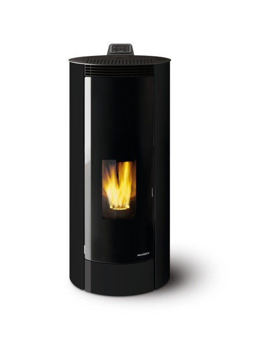 Palazzetti Melita 8 Stufa A Pellet Ecofire Ad Aria 8kw Con accesa in soggiorno, fiamma visibile attraverso il vetro