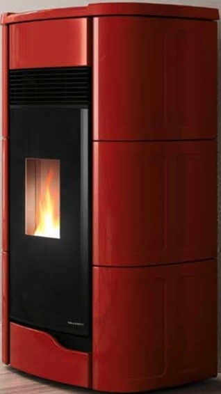 Palazzetti Anna 9 Pro 2 Stufa ermetica A Pellet ad aria 9kw Rossa, vista laterale che mostra profilo e dimensioni