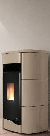 Palazzetti Anna 9 Pro 2 Stufa ermetica A Pellet ad aria 9kw, dettaglio del pannello comandi e della bocca di carico