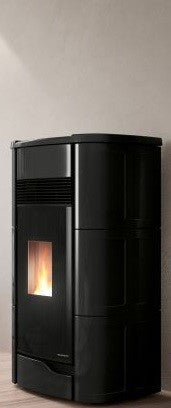 Palazzetti Anna 9 Pro 2 Stufa ermetica A Pellet ad aria 9kw Nera, dettaglio del pannello comandi e della bocca di carico