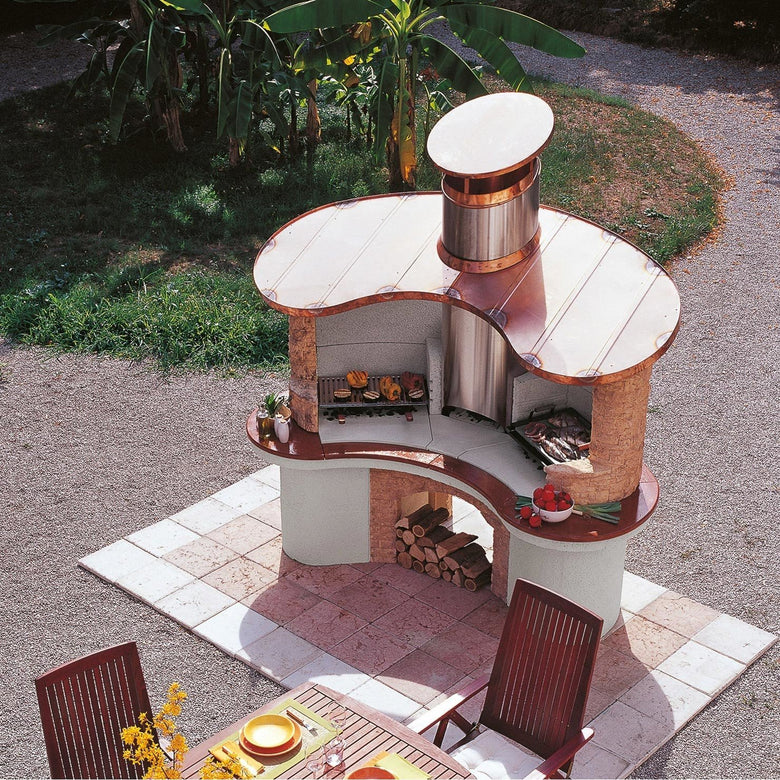 Palazzetti Sumatra barbecue con cappa in rame e piano in, vista laterale che mostra profilo e dimensioni
