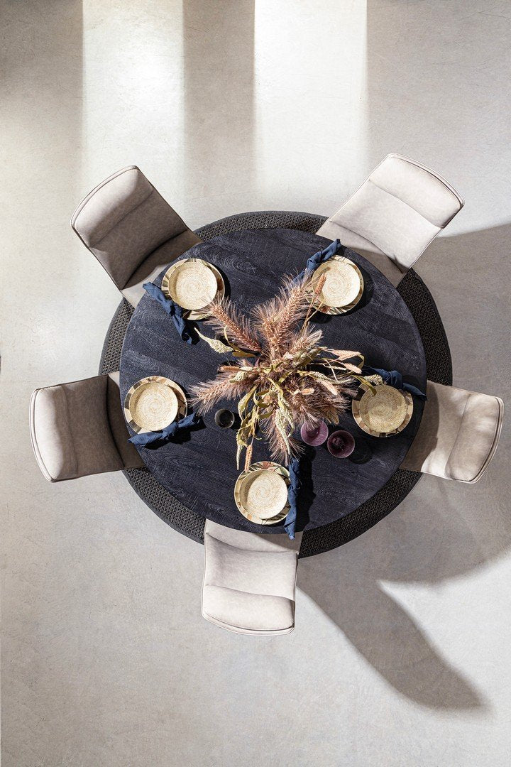 Andrea Bizzotto To Hastings Tavolo Da Pranzo 130 cm Rotondo ambientato in spazio living con arredi coordinati