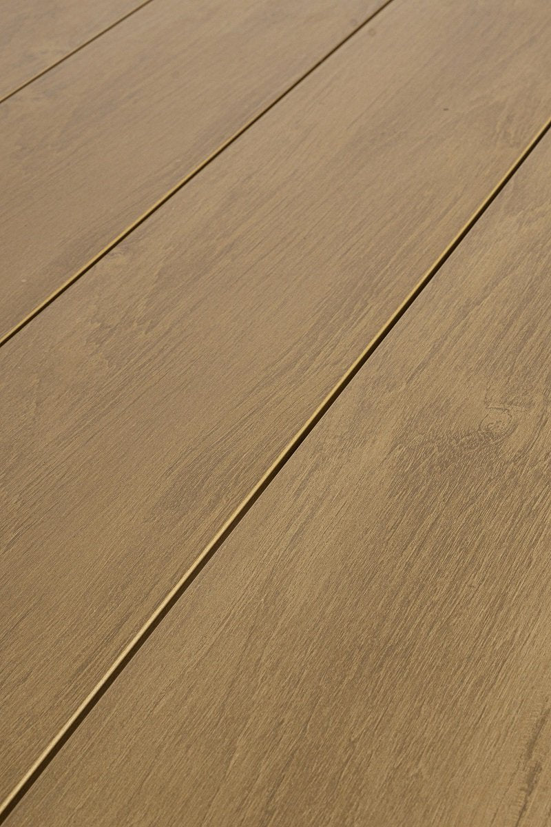 Andrea Bizzotto Elias 300x95 tavolo Allungabile da Esterno ambientato in spazio living con arredi coordinati
