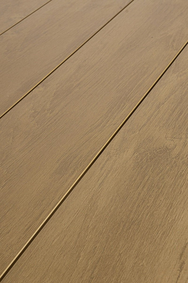 Andrea Bizzotto Elias 300x95 tavolo Allungabile da Esterno ambientato in spazio living con arredi coordinati