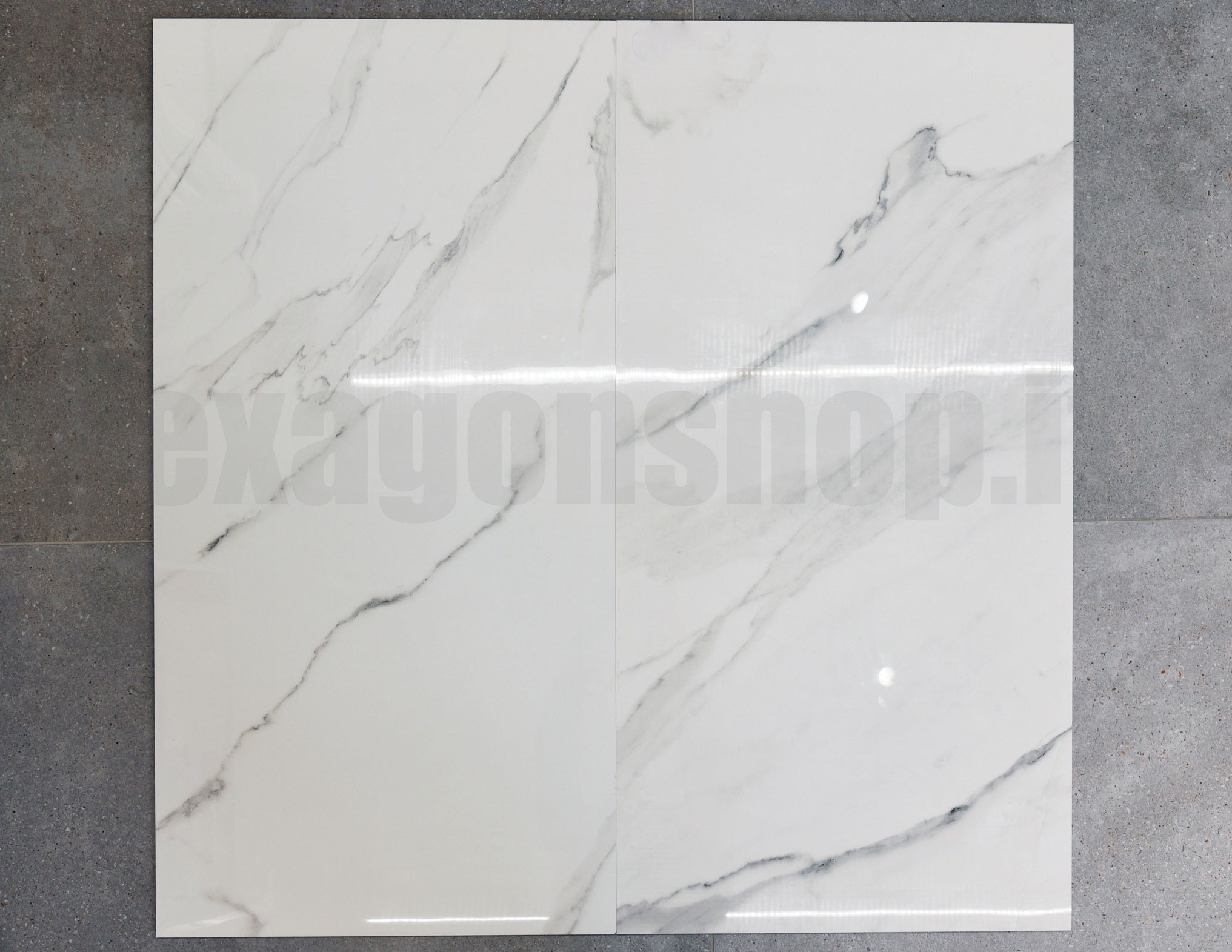 Pavimento rivestimento 60x120 rettificato effetto Marmo Bianco Lucido, vista del formato e dello spessore - La Fenice...