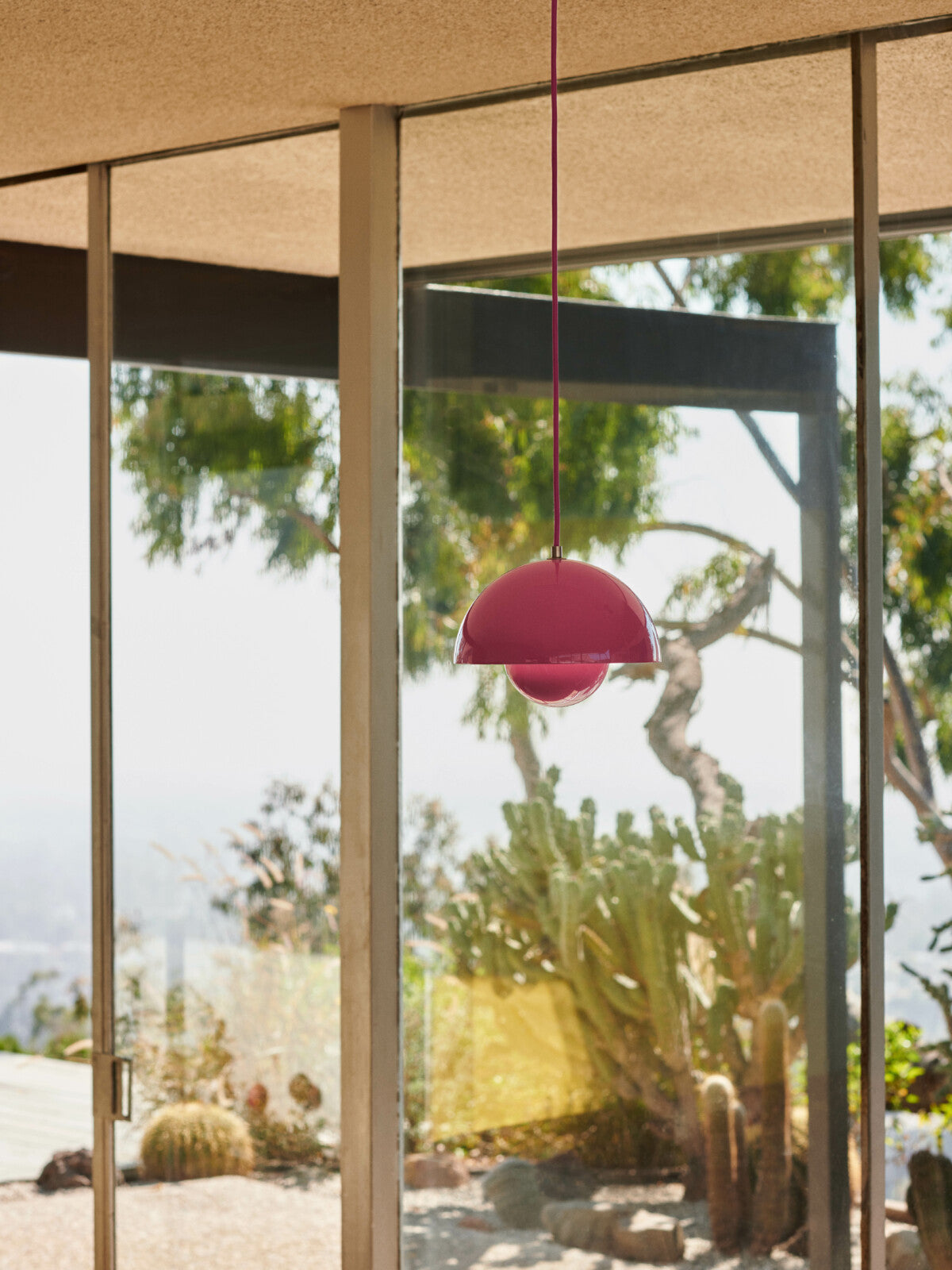 &Tradition Flowerpot Vp1 Lampadario A Sospensione tangy pink Rosa accesa in ambiente, design e diffusione della luce