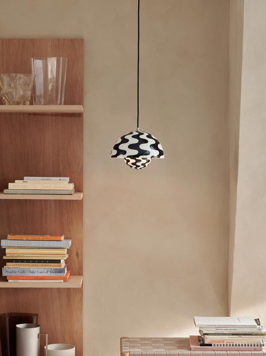 &Tradition Flowerpot Vp1 Lampadario A Sospensione accesa in ambiente, design e diffusione della luce