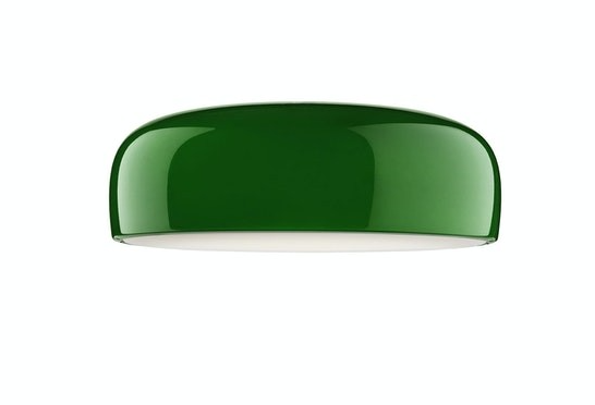 Flos Smithfield Ceiling Lampada 60 cm a soffitto verde in alluminio accesa in ambiente, design e diffusione della luce