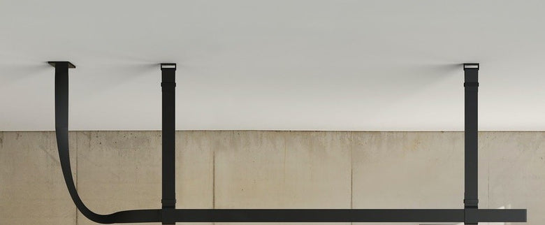 Flos Belt Lampada 200x150 sospesa in Pelle Naturale Nera spenta, dettaglio del corpo lampada e dei materiali