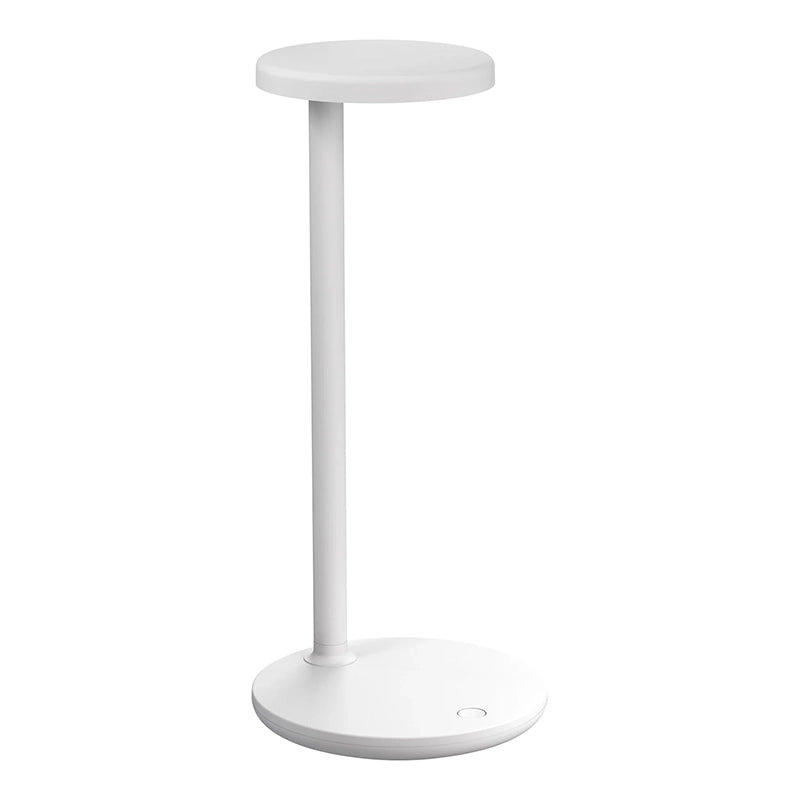 Flos Oblique Lampada scrivania Bianco Opaco 09.8300.DY accesa in ambiente, design e diffusione della luce