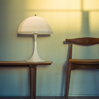 Louis Poulsen Panthella Table Lampada Da Tavolo bianco opalino