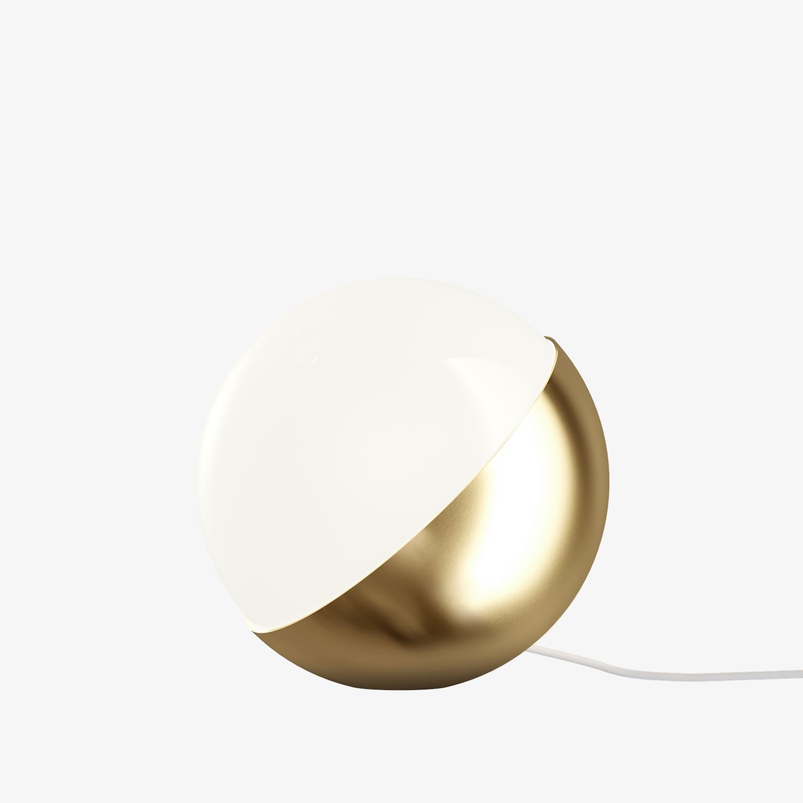 Louis Poulsen Vl Studio Lampada da tavolo pavimento Ottone Brass in spazzolato accesa in ambiente, design e diffusione...