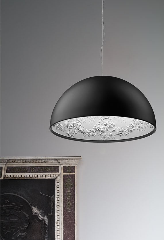 Flos Skygarden 1 Lampada 60 cm sospesa Nero Opaco accesa in ambiente, design e diffusione della luce