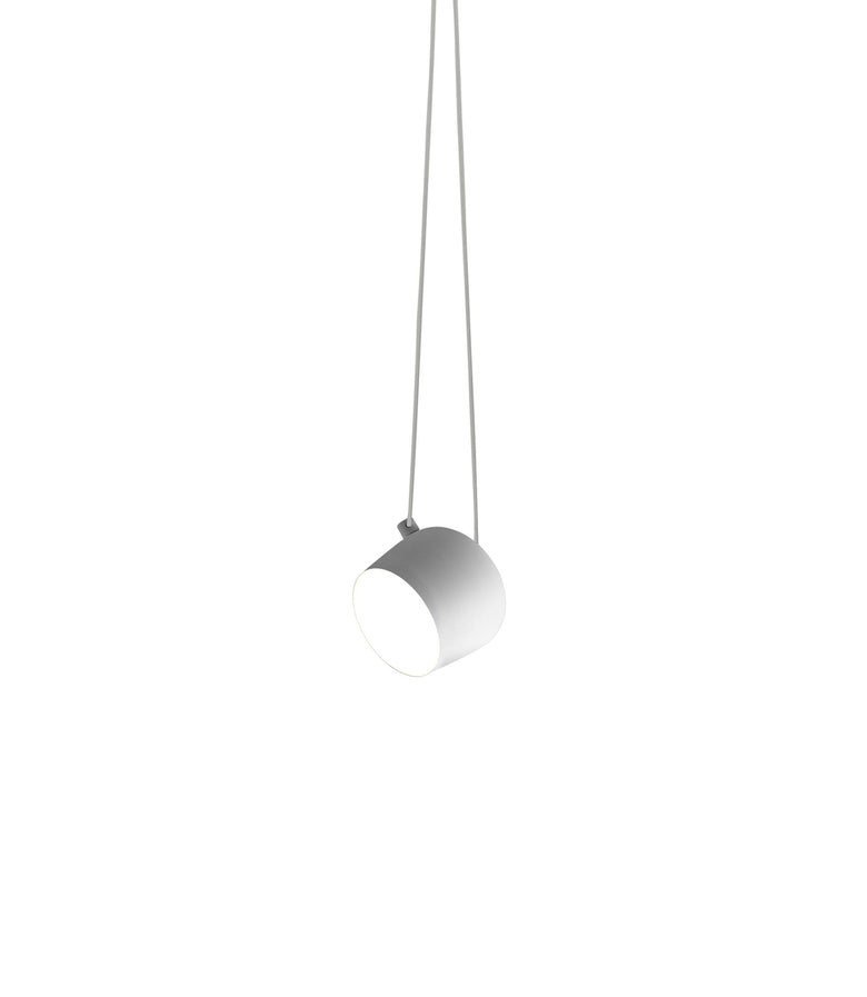 Flos Aim Small Lampada 17 cm a sospensione Bianco spenta, dettaglio del corpo lampada e dei materiali