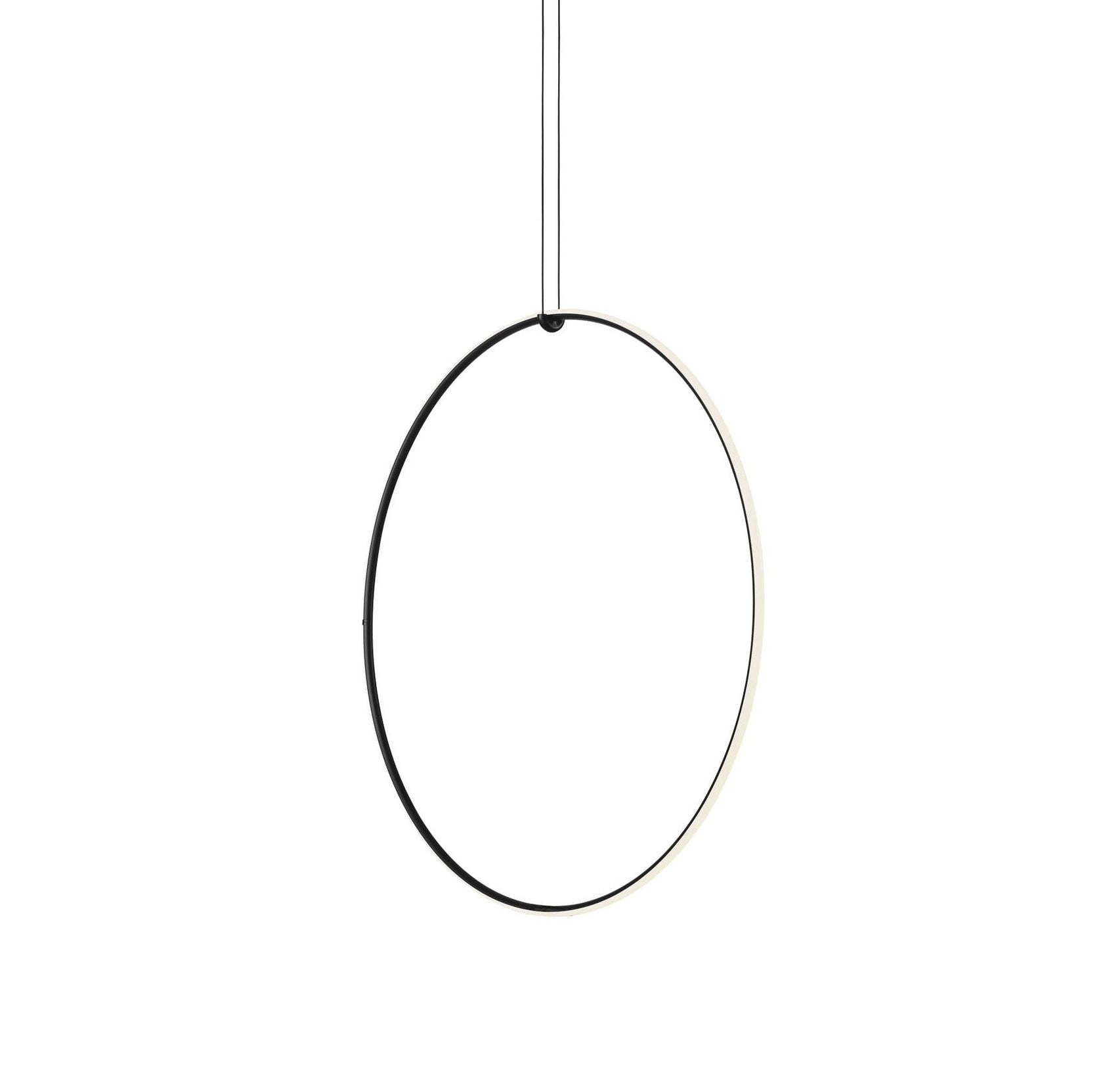 FLOS Arrangements Round Medium Lampada 102 cm sospesa nero in alluminio e opaco accesa in ambiente, design e diffusione...