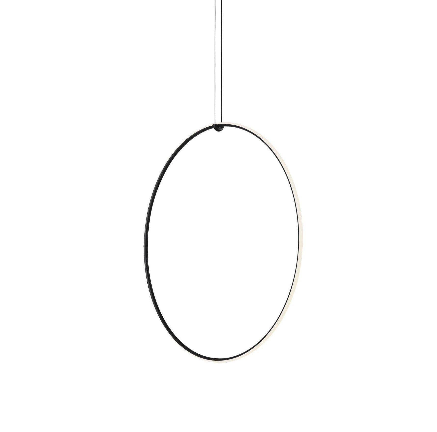 FLOS Arrangements Round Medium Lampada 102 cm sospesa nero in alluminio e opaco accesa in ambiente, design e diffusione...