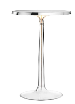 Flos Bon Jour Lampada Da Tavolo Senza corona cromo accesa in ambiente, design e diffusione della luce
