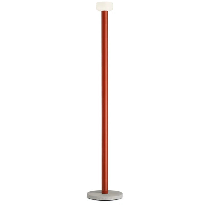 Flos Bellhop Floor Lampada a pavimento rosso mattone spenta, dettaglio del corpo lampada e dei materiali