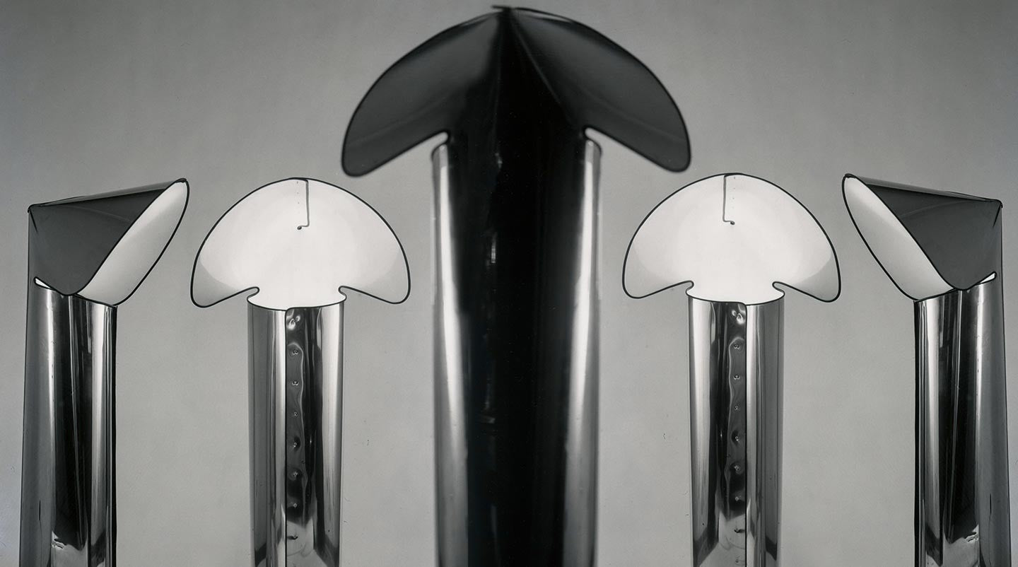 Flos Chiara Floor lampada a pavimento 145 cm in acciaio Stainless Steel spenta, dettaglio del corpo lampada e dei materiali