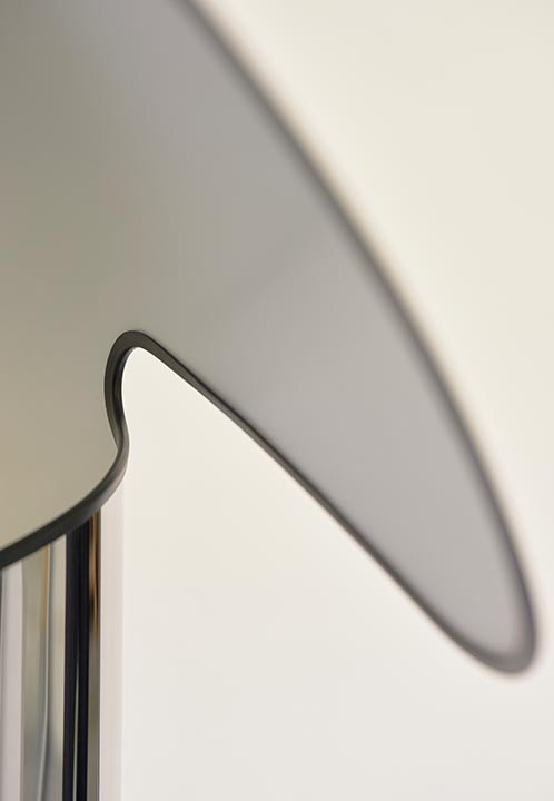 Flos Chiara Floor lampada a pavimento 145 cm in acciaio Stainless Steel, vista posteriore con attacco elettrico