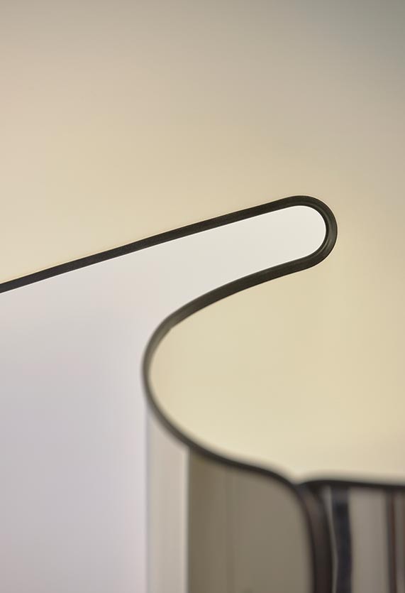 Flos Chiara Table Lampada da tavolo 41 cm in alluminio con, particolare del diffusore luminoso