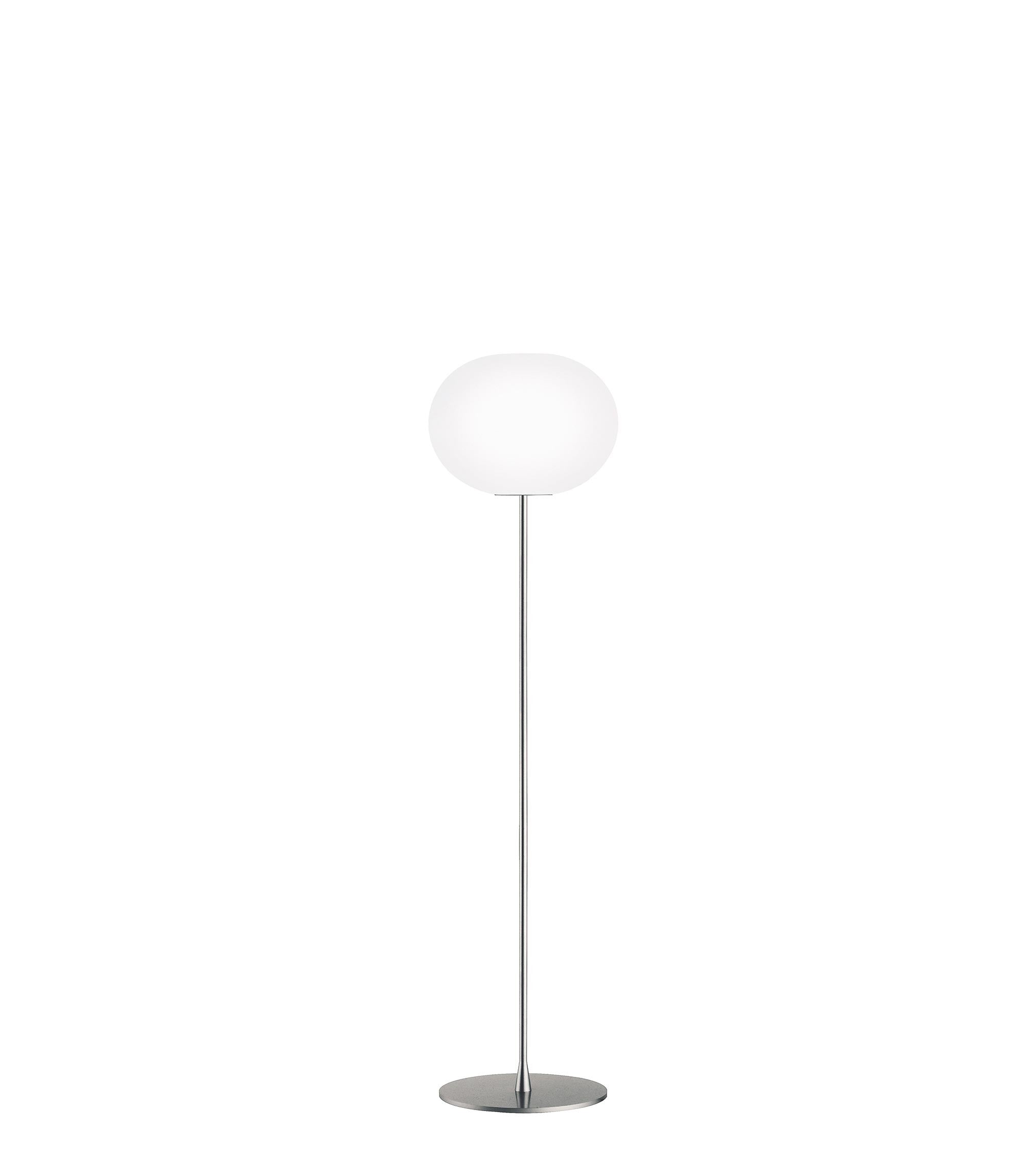 Flos Glo-ball Floor 3 Lampada a pavimento Argento accesa in ambiente, design e diffusione della luce
