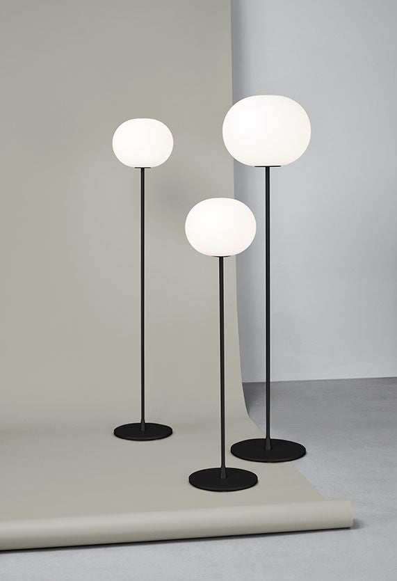 Flos Glo-ball Floor 1 Lampada a pavimento nero opaco, particolare del diffusore luminoso