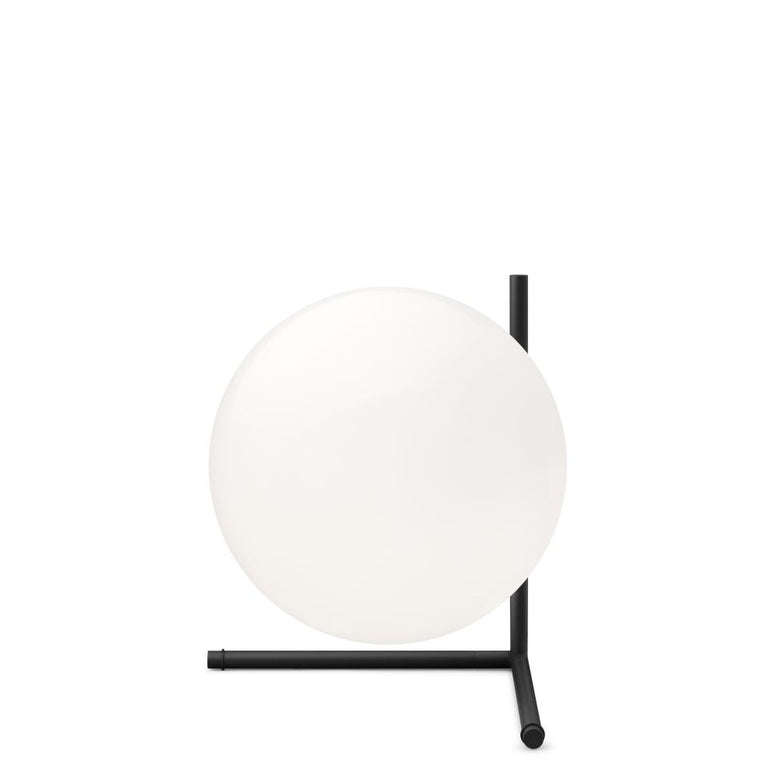 Flos IC Lights Table 2 Low Lampada da comodino nero spenta, dettaglio del corpo lampada e dei materiali