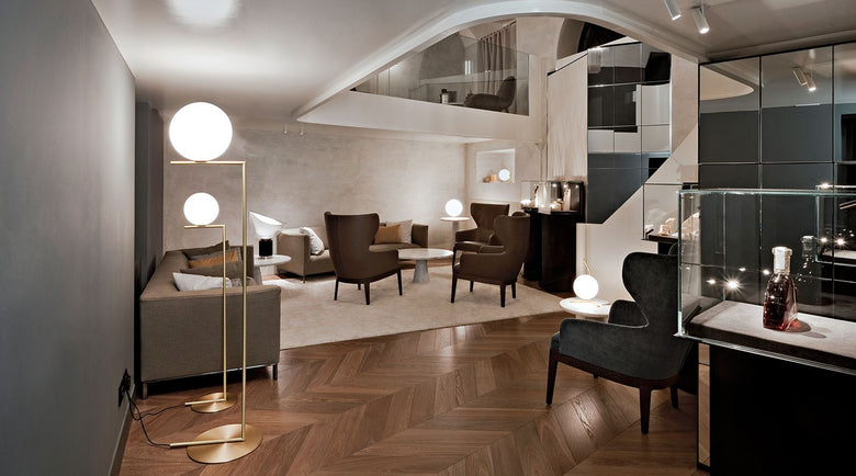 Flos IC Lights Floor 2 Lampada a pavimento 185 cm Ottone, vista posteriore con attacco elettrico